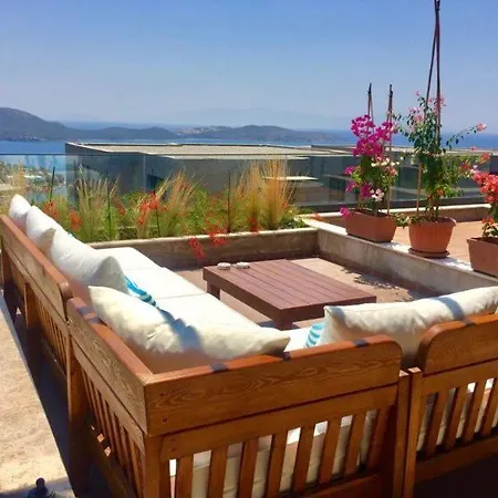 Bodrum 4 Bed-4 Bath Triplex - Aktur Yani *