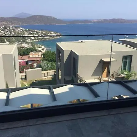 Bodrum 4 Bed-4 Bath Triplex - Aktur Yani بيتيس