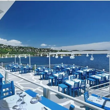 Bodrum 4 Bed-4 Bath Triplex - Aktur Yani بيتيس