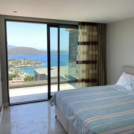 Bodrum 4 Bed-4 Bath Triplex - Aktur Yani *